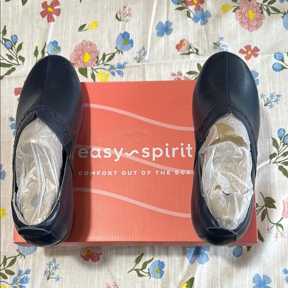 Easy Spirit Navy Blue Slip-On Flats WIDE
